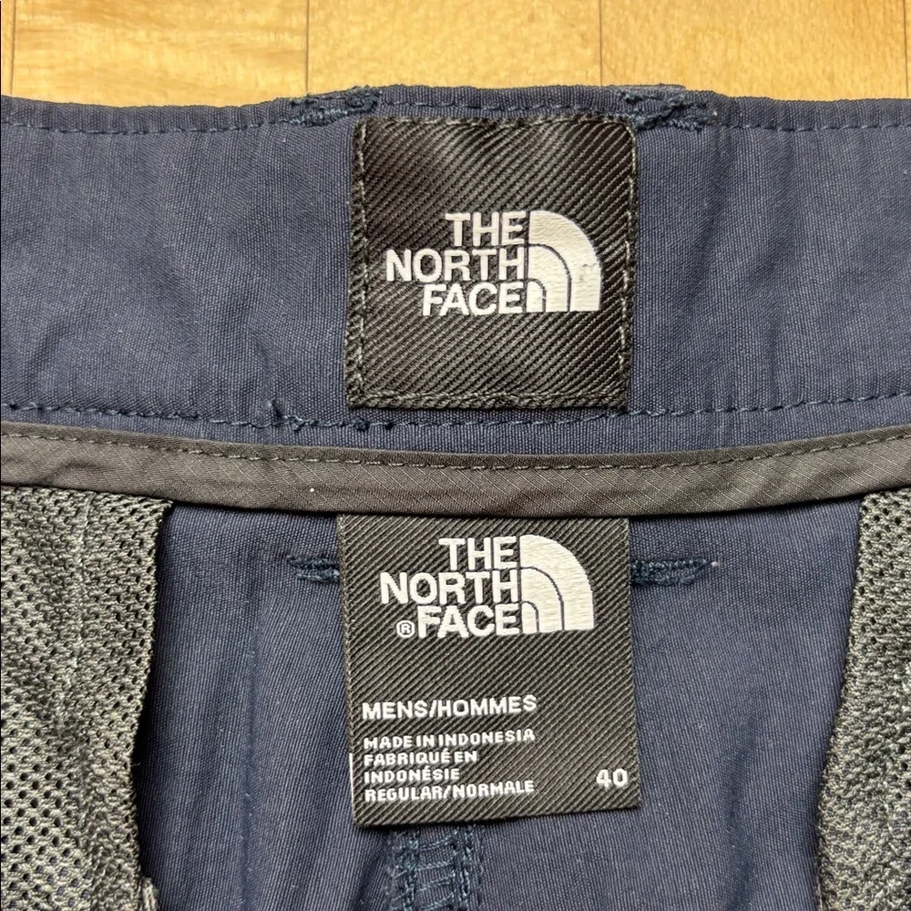 The North‎ Face Shorts Men's Size 40 Blue Active Outdoor Hiking